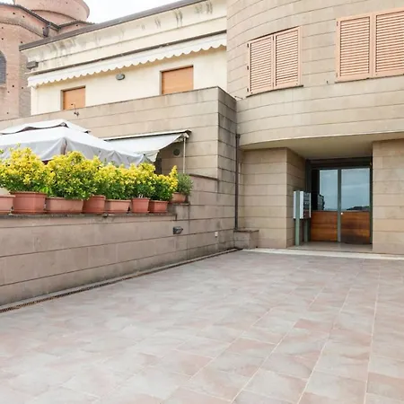 Con Panorama. * Siena