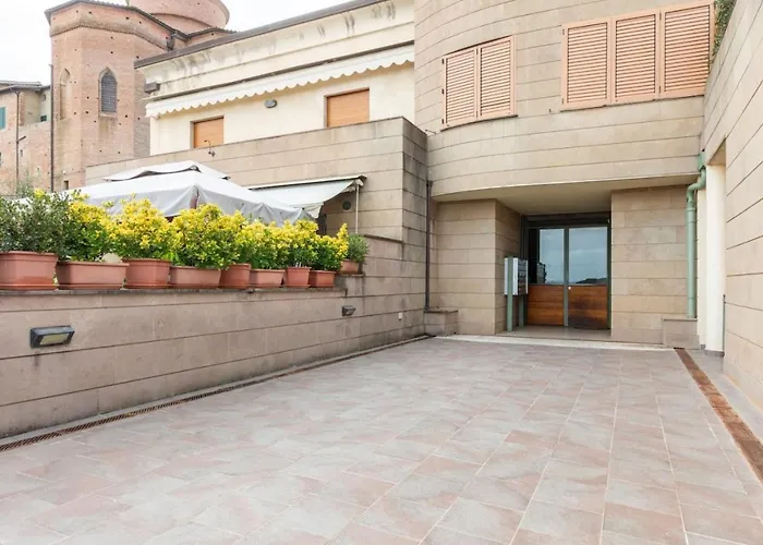 Con Panorama. * Σιένα