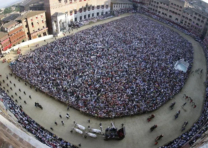 Con Panorama. Сasa de vacaciones Siena