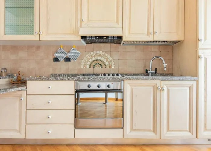 Con Panorama. * סיינה